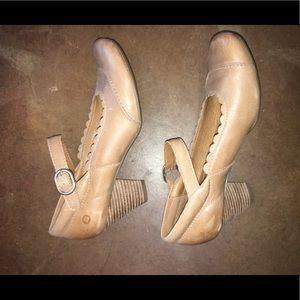 Josef Seibel NWOT women’s size 38 tan heel